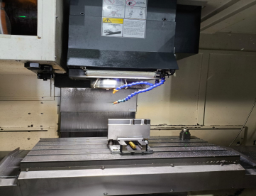 Foto: CENTRO DE USINAGEM VERTICAL - DEED - V850L - 850MM X 510MM X 510MM - ANO 2024