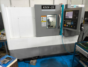 CENTRO DE TORNEAMENTO - MIUMAC - KDCK-25 - 500MM X 500MM - ANO 2024 - TODO HIDRÁULICO