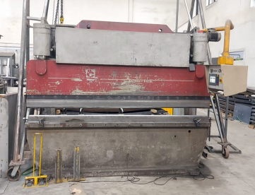 DOBRADEIRA CN CASANOVA - ANO 2002 - CAPACIDADE 160 TON - 3000MM/8MM