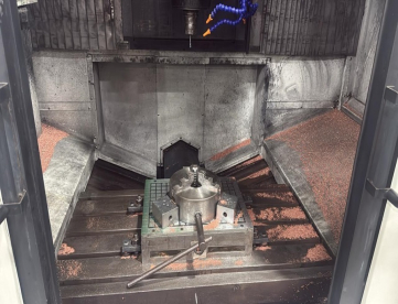 Foto: CENTRO DE USINAGEM VERTICAL MAKINO - MODELO S56 - ANO 2004