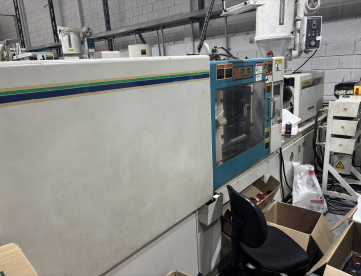 INJETORA DE PLASTICOS LK MACHINERY POTENZA 160 TONELADAS -ANO 2011