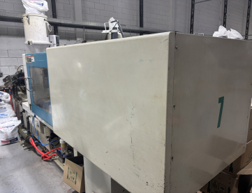 Foto: INJETORA DE PLASTICOS LK MACHINERY POTENZA 160 TONELADAS -ANO 2011