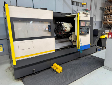 CENTRO DE TORNEAMENTO - COM FERRAMENTAS ACIONADAS - HWACHEON - HI-TECH 400L - ANO 2008 - NR12