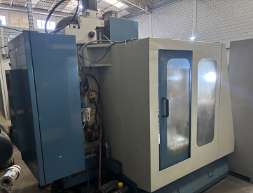 Foto: CENTRO DE USINAGEM VERTICAL -DYNA MECHRONJCS MODELO DM800 - 800 X 500 X 500
