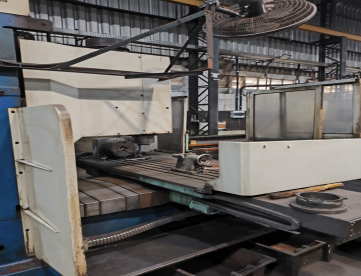 Foto: FRESADORA CNC - DIPLOMAT - PETRUS 80160R - 1550MM X 720MM X 720MM - COM QUARTO EIXO - ANO 2008