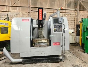 CENTRO DE USINAGEM VERTICAL - VEKER - CVK1000D - ANO 2008 - 1000 x 500 x 550 MM