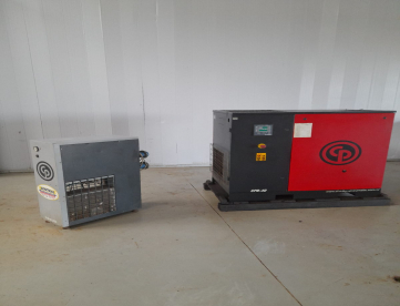 Foto: COMPRESSOR DE PARAFUSO - CHICAGO - CPB 42 PÉS - COM SECADOR POUCO USO