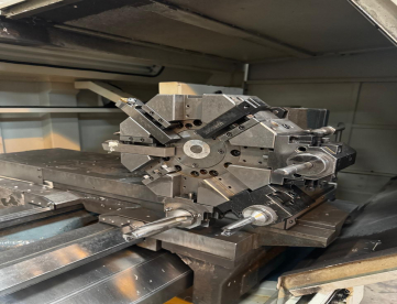 Foto: TORNO CNC - ROMI - CENTUR 40 - ANO 2020 - 620 x 2.000 MM - PLACA HIDRÁULICA