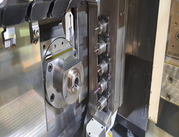 Foto: TORNO CNC AUTOMÁTICO DE CABEÇOTE MÓVEL - NOMURA DS - NN20J3 xb -  ANO 2023 - COM ALIMENTADOR DE BARRAS