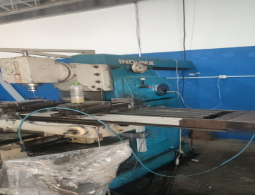 Foto: FRESADORA UNIVERSAL - INDUMA - Nº5