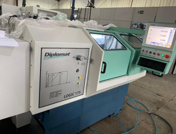 TORNO CNC DIPLOMAT - LOGIC 175 - 490 X 350MM - ANO 2010