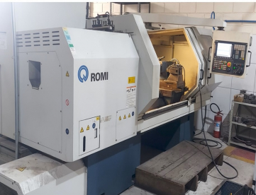 TORNO CNC - ROMI - CENTUR 40 - 620MM X 1000MM - ANO 2015 -  SIEMENS  
