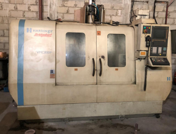 Foto: CENTRO DE USINAGEM VERTICAL HARDINGE VMC-800P3 ANO 2006 C/ 4º EIXO
