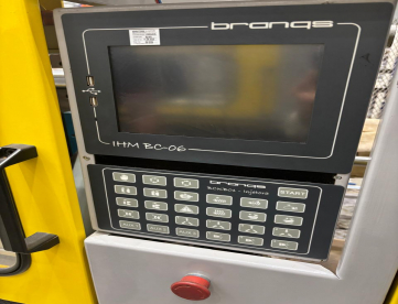 Foto: INJETORA DE PLÁSTICOS - WELLTEC - TTI-60F - 60 TONELADAS - ANO 1995