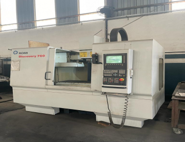 CENTRO DE USINAGEM VERTICAL - ROMI - D760 -760MM x 400MM x 500MM - ANO 2004