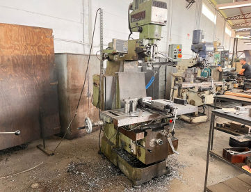 FRESADORA FERRAMENTEIRA  - DARJE - ISO40 - DIGITAL NOS TRÊS EIXOS