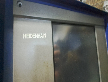 Foto: FRESADORA CNC VEKER 4400 ANO 2002