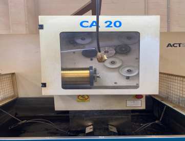 Foto: Eletroerosão à fio Agie Charmilles Actspark CA20