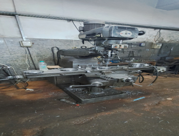 Foto: FRESADORA FERRAMENTEIRA - INFRESA - LAGUN FTV-2 - ANO 1989