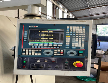 Foto: FRESADORA CNC TRAVIS M1000 ANO 2005 (1.000X500X570MM)