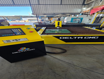 MÁQUINA DE CORTE PLASMA DELTA CNC  - 200A -1500 x 3000MM - ANO 2013