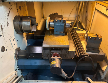 Foto: RETIFICA CILINDRICA CNC MONTADA NUM TORNO GALAXY 10 COMANDO MACH 6 -MAQUINA FABRICADA PELA PROPRIA ROMI -ANO 2007