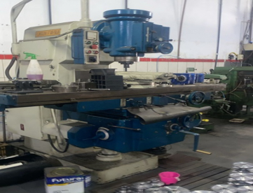 Foto: FRESADORA VERTICAL LAGUM - MODELO FVA-5LA - MESA 2000-400MM - ACOMPANHA 10 CONES