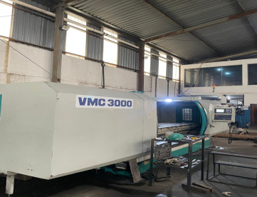 CENTRO DE USINAGEM VERTICAL SINITRON VMC 3000 - 3000MM X 900MM X 850MM - ANO 2011