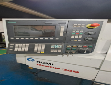 Foto: TORNO CNC - ROMI - CENTUR 30D - 430 x 1000 MM - ANO 2010 - KIT MULTIPLIC