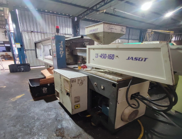 INJETORA DE PLÁSTICOS - JASOT 450/160 - TONELADAS - ANO 2001