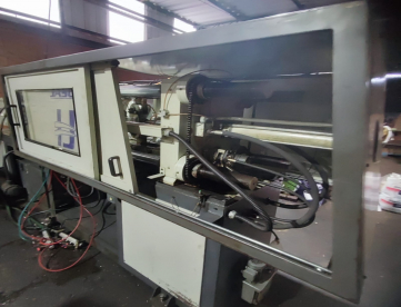 Foto: INJETORA DE PLÁSTICOS - JASOT 450/160 - TONELADAS - ANO 2001