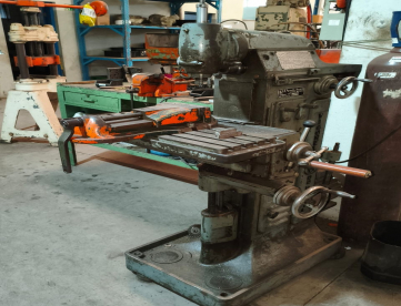 FRESADORA UNIVERSAL - VIGORELLI - FF1 - MESA: 700 X 360MM - SEM DIGITAL