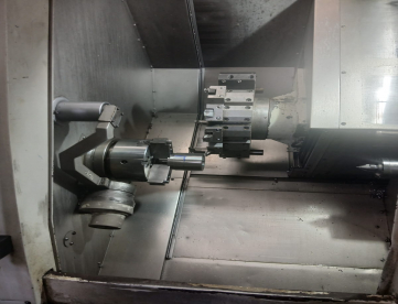 Foto: TORNO CNC ROMI E280 COM FERRAMENTA ACIONADA- COMANDO FANUC -ANO 2007