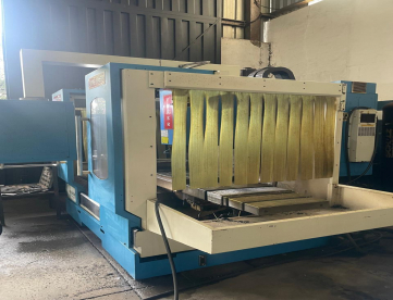 Foto: FRESADORA CNC VEKER MVK1000 (1000X500X570MM) ANO 2010