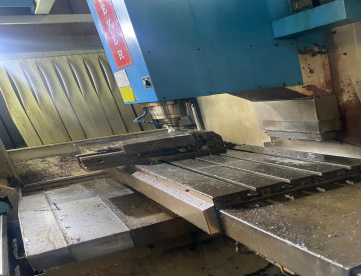 Foto: FRESADORA CNC VEKER MVK1000 (1000X500X570MM) ANO 2010