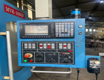 Foto: FRESADORA CNC VEKER MVK1000 (1000X500X570MM) ANO 2010