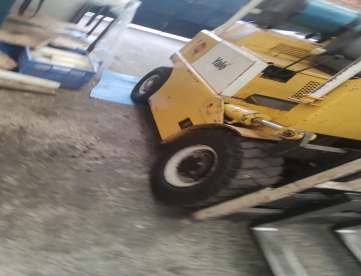 Foto: EMPILHADEIRA YALE - ANO 1994 - 2.5 TONELADAS