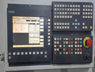 Foto: CENTRO DE USINAGEM - ROMI - DISCOVERY 760 - ANO 2002 - COMANDO SIEMENS