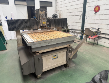 FRESADORA PANTOGRÁFICA CNC - VITOR CIOLA - SCULPTOR - ANO 2004