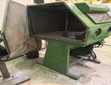 Foto: CABINE DE JATO DE AREIA  EM OPERAÇÃO