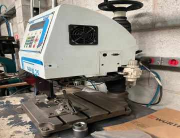 Foto: MÁQUINA DE GRAVAÇÃO - PUNCIONADEIRA - WUTZL PPW25 - ANO 2018