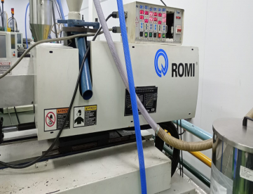 Foto: INJETORA DE PLÁSTICOS - ROMI - EN150 - 150 TONELADAS - ANO 2014