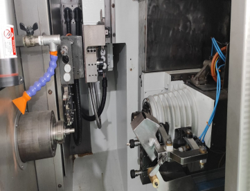 Foto: TORNO AUTOMÁTICO CNC DE CABEÇOTE MÓVEL - DMG MORI GILDEMEISTER - SPRINT 32/8 - ANO 2007