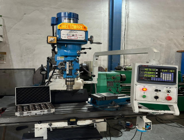 Foto: FRESADORA FERRAMENTEIRA HECTORMARK ISO 40 - MESA 1370MM X 310MM - ANO 2021