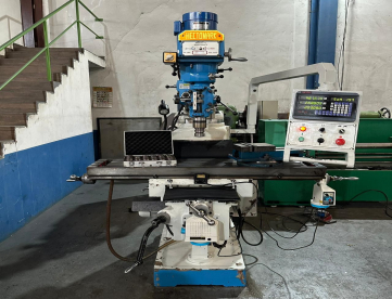 FRESADORA FERRAMENTEIRA HECTORMARK ISO 40 - MESA 1370MM X 310MM - ANO 2021