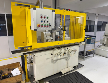 Foto: RETÍFICA CILÍNDRICA UNIVERSAL - TOS - 2UD P2 750 - 290 x 750 MM - COM NR12