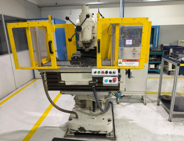 Foto: FRESADORA UNIVERSAL FERRAMENTEIRA - TRAUBOMATIC - UF1 - COM NR12