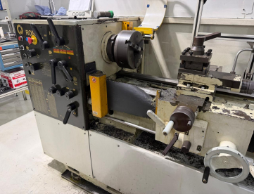 Foto: TORNO MECÂNICO - ROMI - I30 - 500 x 1500 MM - COM NR12