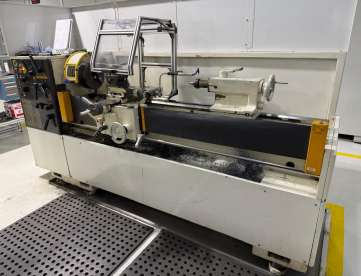 Foto: TORNO MECÂNICO - ROMI - I30 - 500 x 1500 MM - COM NR12