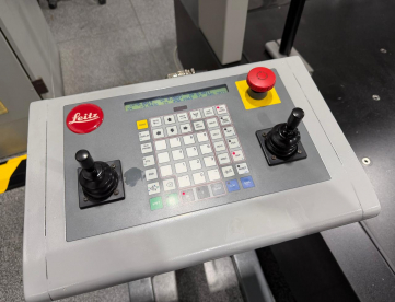 Foto: TRIDIMENSIONAL CNC - LEITZ (HEXAGON) – GRANDE PORTE - MODELO MOO-190-300 – ANO 2003 - CURSOS 2.200 x 1.200 x 900 MM